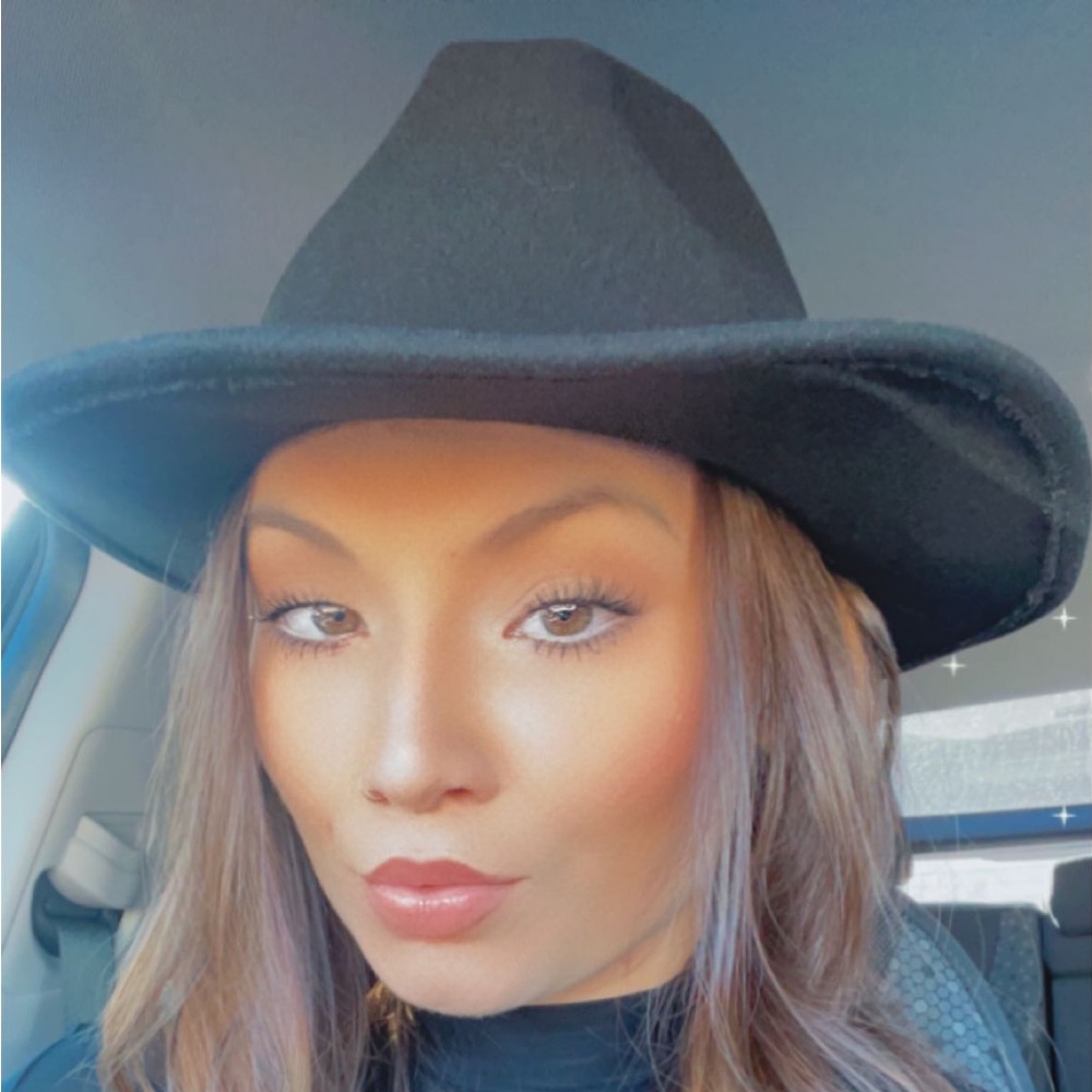 Meet your Posher, Brooke